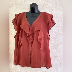 Worthington Blouse with Ruffles (pit to pit 29”
Length 26”)
